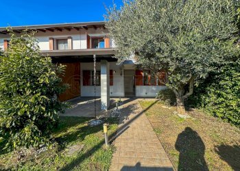 ESTERNI - Villa a Schiera VIA FARIE  27, Castions di Strada - foto 3