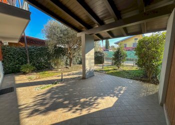 POSTO AUTO - Villa a Schiera VIA FARIE  27, Castions di Strada - foto 4