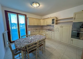 CUCINA - Villa a Schiera VIA FARIE  27, Castions di Strada - foto 8