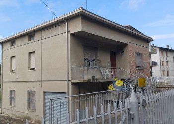 20250521_095214.jpg - Casa indipendente Via Eugenio Curiel 19, Montecchio Emilia - foto 1