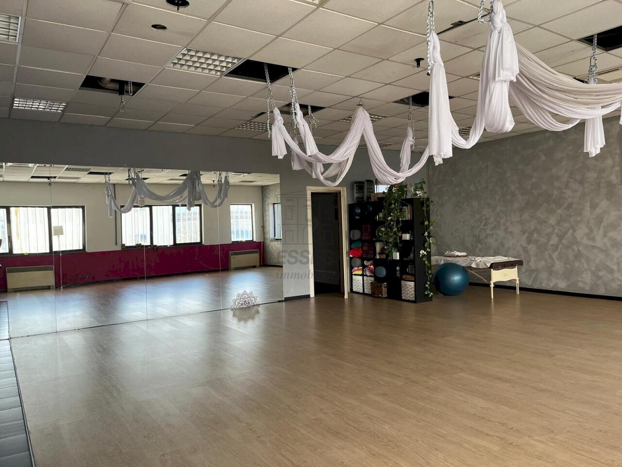 Fondo in affitto in ottime condizioni (4).jpg - Ufficio Via Enrico Mattei 835, Lucca - foto 2