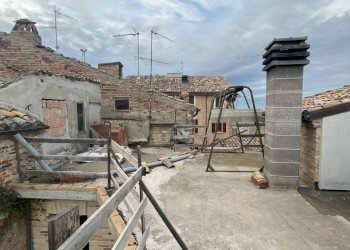 37DILEOIMMOBILIAREVENDEAPPARTAMENTOALGREZZORIPATRA - Quadrilocale Ripatransone - foto 9