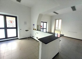 2.jpg - Commercial Premises Recco - photo 2
