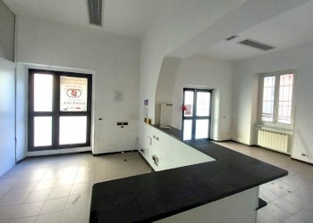 4.jpg - Commercial Premises Recco - photo 4