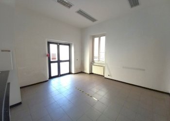 9.jpg - Commercial Premises Recco - photo 9