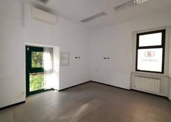 19.JPG - Commercial Premises Recco - photo 18