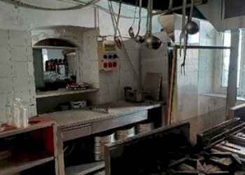 3.jpg - Locale Commerciale all'asta Via Chiaravagna 35, Genova (zona Sestri Ponente) - foto 2