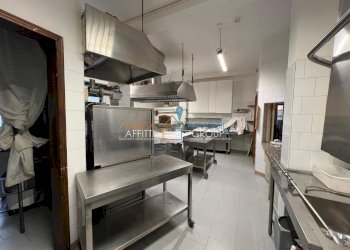 WhatsApp Image 2026-01-23 at 18.58.51 (1).jpeg - Locale Commerciale Via Sottomonte 6, Massa - foto 24