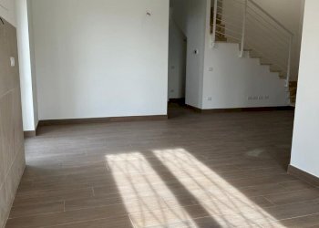 WhatsApp Image 2026-01-20 at 12.03.27 PM.jpeg - Casa indipendente Via Giacomo Leopardi, Fonte Nuova - foto 6