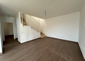 WhatsApp Image 2026-01-20 at 12.03.28 PM (1).jpeg - Casa indipendente Via Giacomo Leopardi, Fonte Nuova - foto 7