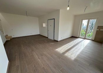 WhatsApp Image 2026-01-20 at 12.03.33 PM (2).jpeg - Casa indipendente Via Giacomo Leopardi, Fonte Nuova - foto 12