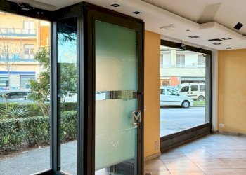 WhatsApp Image 2026-01-22 at 17.49.47 (4).jpeg - Locale Commerciale Via Maria Enriquez Agnoletti, Scandicci - foto 4