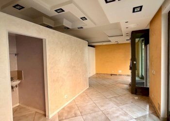 WhatsApp Image 2026-01-22 at 17.49.47 (6).jpeg - Locale Commerciale Via Maria Enriquez Agnoletti, Scandicci - foto 6