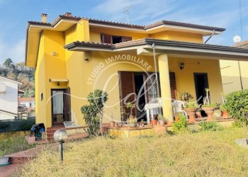 IMG_2830 3.JPG - Villa Massarosa - foto 4