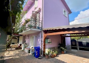 WhatsApp Image 2026-01-19 at 16.02.53 (3).jpeg - Townhouse Collecchio - photo 1