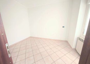 Four-room apartment Via Noviziato Casazza, Messina - photo 11