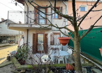 Semi-detached house Borgata Merlo, Trana - photo 1