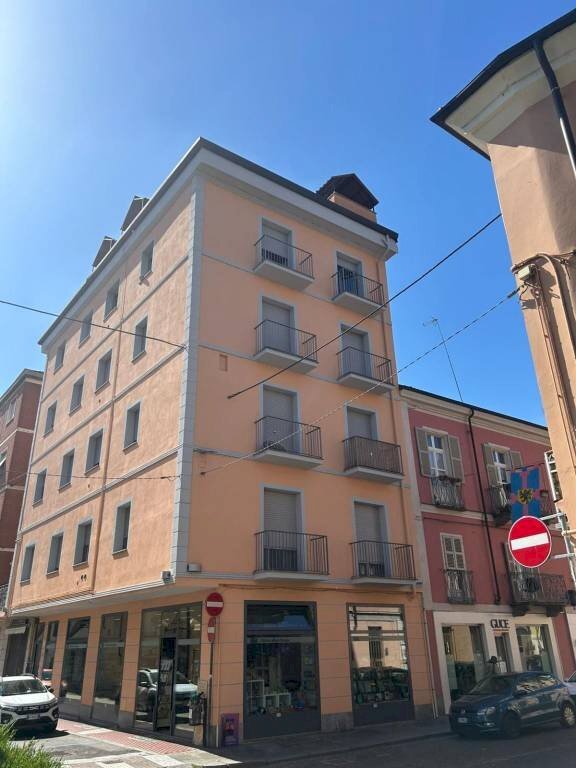 Negozio via Gioacchino Rossini, Asti - foto 1