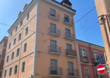 Negozio via Gioacchino Rossini, Asti - foto 1