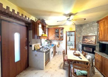 Villa Via alla Chiesa di Geminiano, Genova (zona Bolzaneto) - foto 4