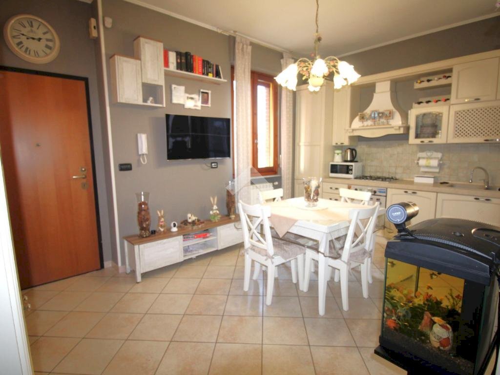 Three-room apartment Via XXIV maggio, Trofarello - photo 2