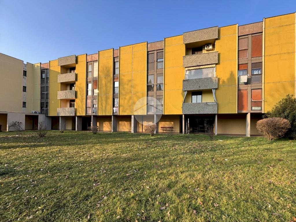 Three-room apartment Viale Biella, Ivrea - photo 1