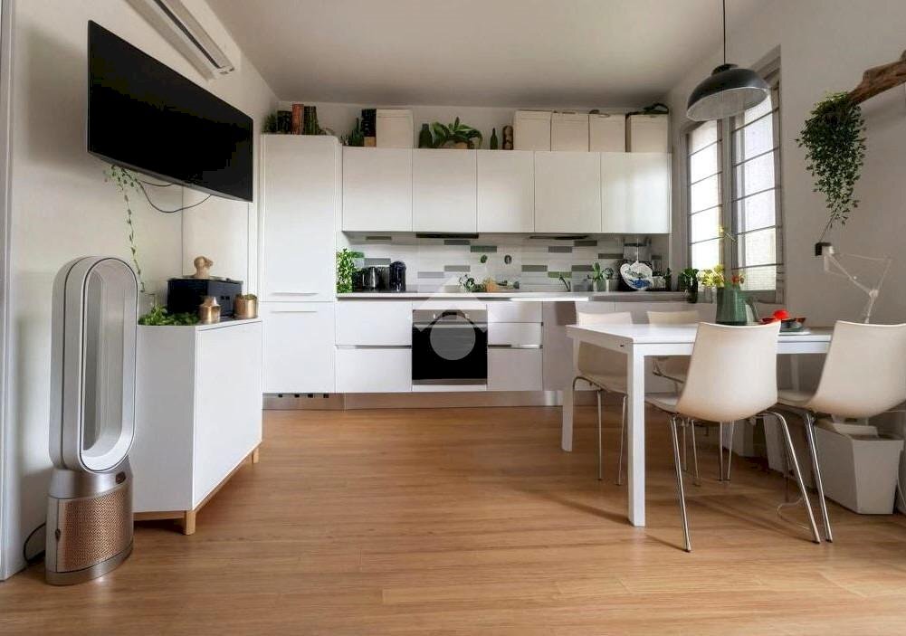 Four-room apartment Via Lodovico Montegani, Milano - photo 1