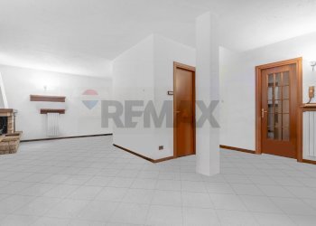 Stanza vuota - Villa a Schiera Via Casati
 
149, Arcore - foto 34