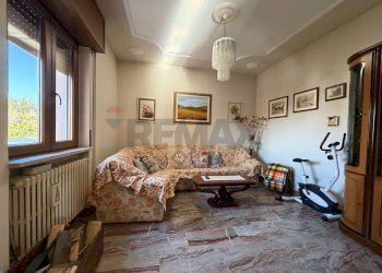 Soggiorno - Casa semi indipendente VIA SALVO D'ACQUISTO
 
2, Viggiù - foto 11