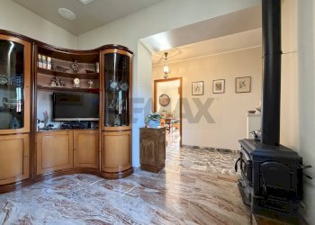 Soggiorno - Casa semi indipendente VIA SALVO D'ACQUISTO
 
2, Viggiù - foto 13