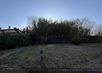 Giardino - Casa semi indipendente VIA SALVO D'ACQUISTO
 
2, Viggiù - foto 25