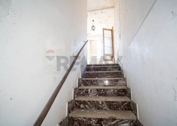 Scale - Casa indipendente Via Regina Margherita
 
10, Piedimonte Etneo - foto 9