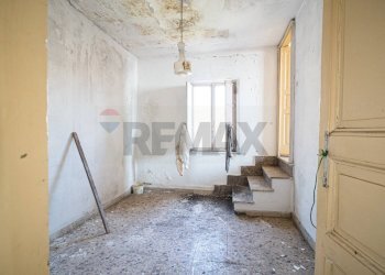 Stanza vuota - Casa indipendente Via Regina Margherita
 
10, Piedimonte Etneo - foto 28