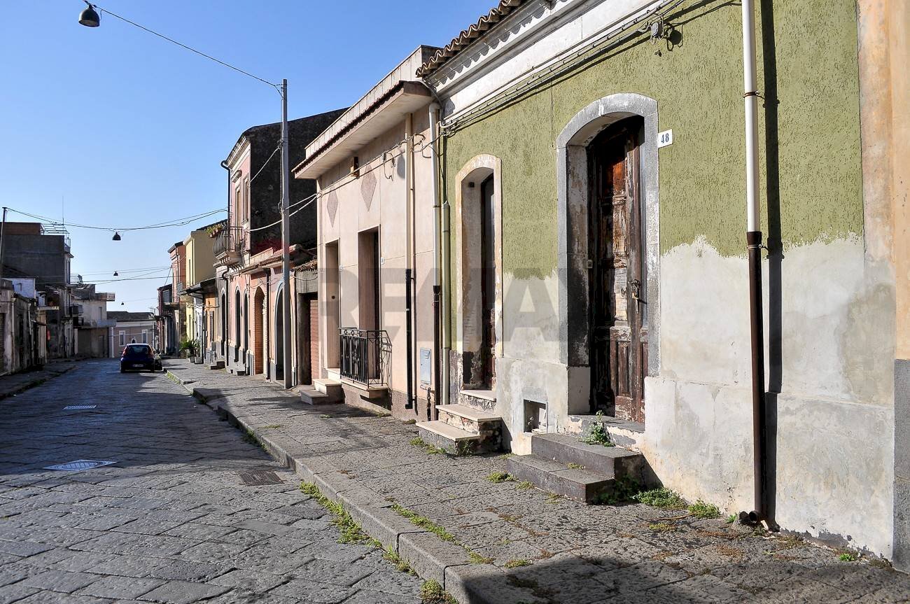 Edificio all\'aperto - Independent house Via Pantano
48, Piedimonte Etneo - photo 2