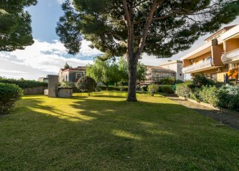 Giardino - Appartamento Via Salvatore Quasimodo
 
2, Catania - foto 36