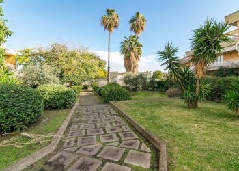 Giardino - Appartamento Via Salvatore Quasimodo
 
2, Catania - foto 38