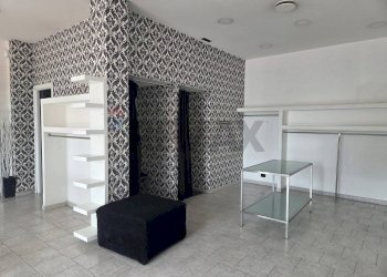 Soggiorno - Commercial Premises Via IV Novembre
 
20, San Giovanni la Punta - photo 5