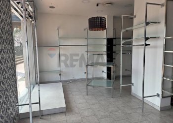 Cabina armadio - Commercial Premises Via IV Novembre
 
20, San Giovanni la Punta - photo 13