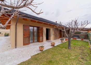 Casa all\'aperto - Casa semi indipendente via civitatomassa
 
32, L'Aquila - foto 3