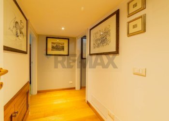 Hall / corridoio - Casa semi indipendente via civitatomassa
 
32, L'Aquila - foto 16