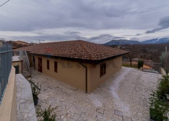 Casa all\'aperto - Casa semi indipendente via civitatomassa
 
32, L'Aquila - foto 26