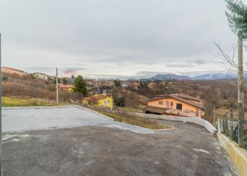 Vista delle montagne - Casa semi indipendente via civitatomassa
 
32, L'Aquila - foto 29