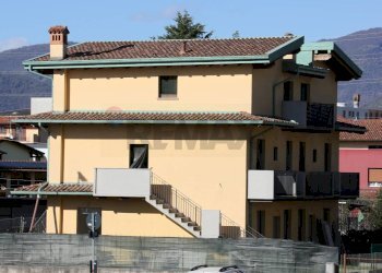 Edificio all\'aperto - Two-room apartment via comonte
 
61, Seriate - photo 7