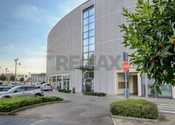 Edificio all\'aperto - Office VIA PROVINCIALE
 
2, Lallio - photo 12