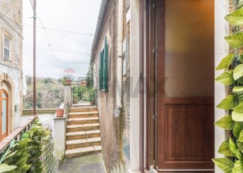 Scale - Bilocale Via Delle Cantine
 
66, Ischia di Castro - foto 8