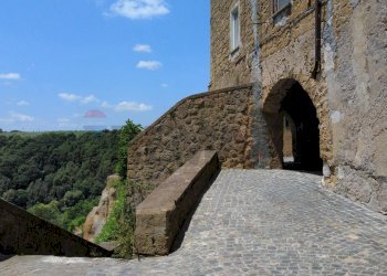 Vista delle montagne - Bilocale Via Delle Cantine
 
66, Ischia di Castro - foto 25