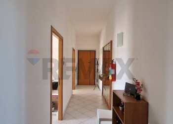 Hall / corridoio - Quadrilocale Via Dalmazia
 
32, Vieste - foto 4