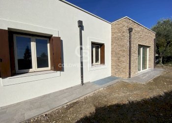 FACCIATA ZONA NOTTE - Villa Via Trevisago, Soiano del Lago - foto 4