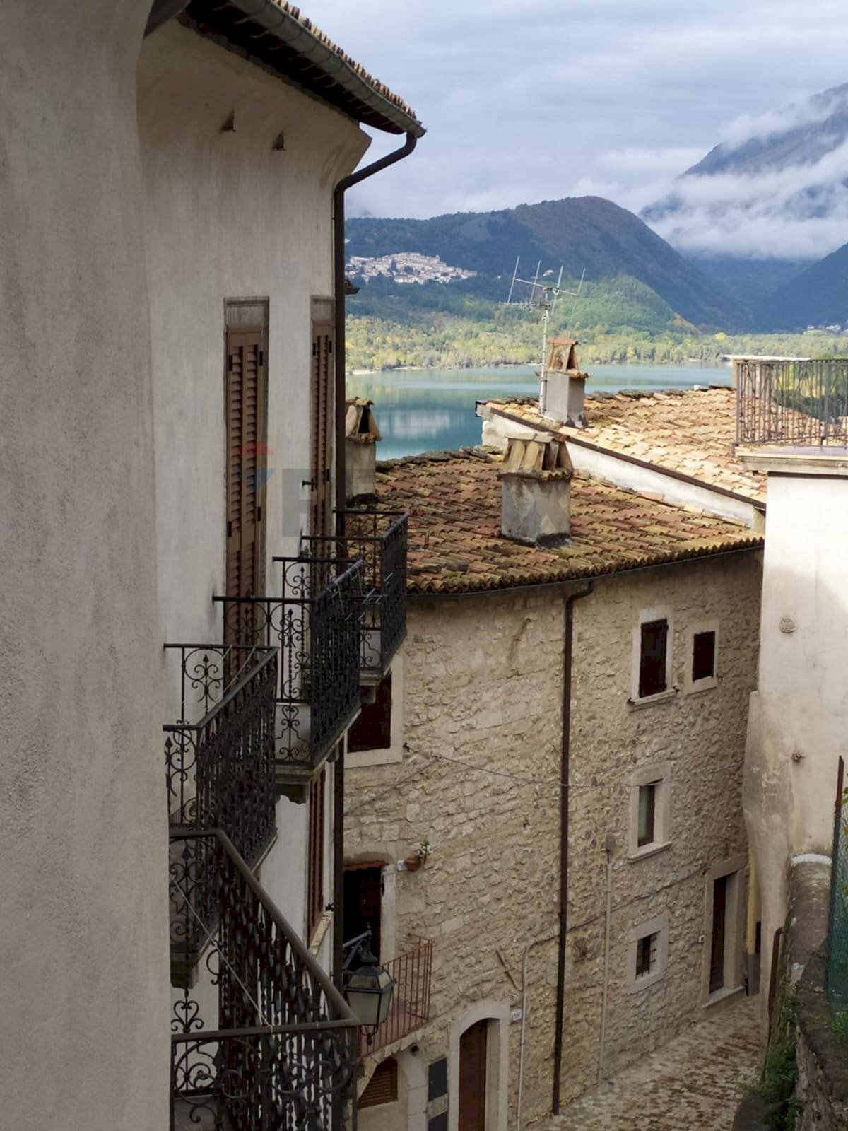 Edificio all\'aperto - Casa indipendente Via Fontana Nuova
 
32, Barrea - foto 2