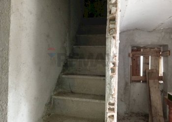 Scale - Independent house Via Fontana Nuova
 
32, Barrea - photo 8